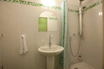 Фото номера Трехместный номер Гостевой дом Nina Kordon Guesthouse г. Алатскиви 10